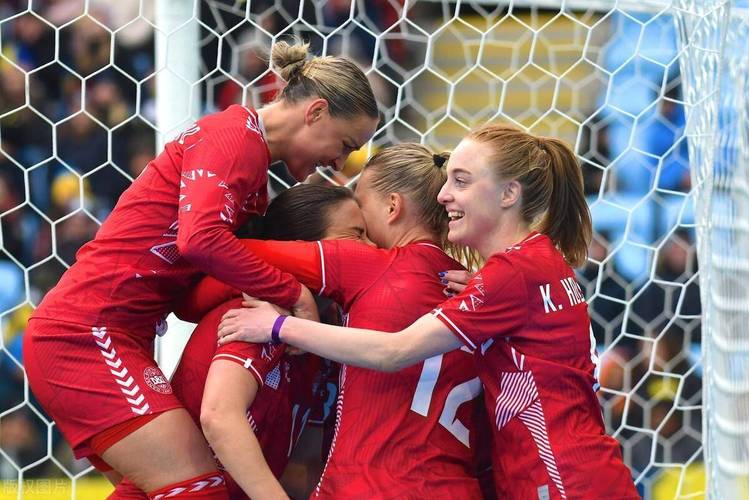 英格兰vs丹麦女足半全场结果